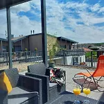 Paskom Apartmanhaz Διαμέρισμα *