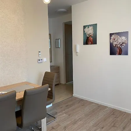 Lägenhet Paskom Apartmanhaz Nyergesujfalu