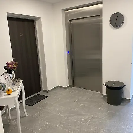 Paskom Apartmanhaz Lägenhet