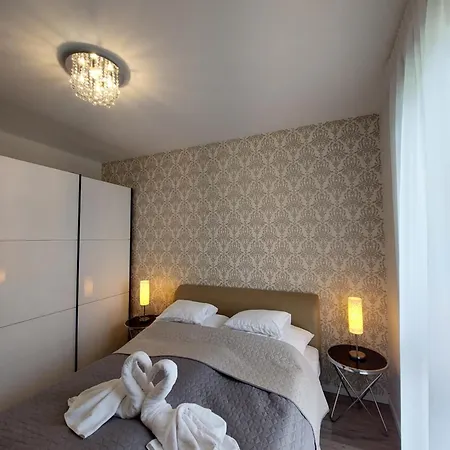 Lägenhet Paskom Apartmanhaz Nyergesujfalu